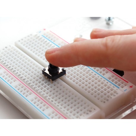Utilisation du switch de navigation 5 voies sur une breadboard