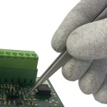 Pince à épiler avec pointes solides et lames fines  - 2