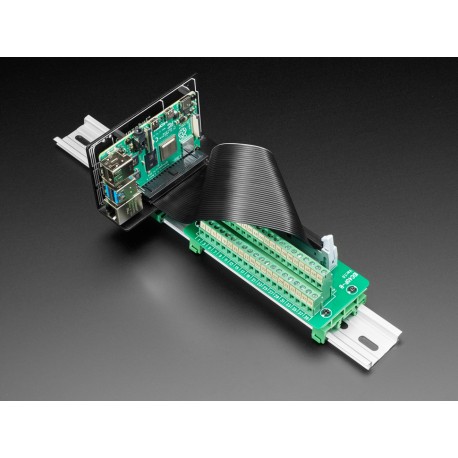 Exemple d'utilisation du support de montage Rail DIN avec une Raspberry Pi
