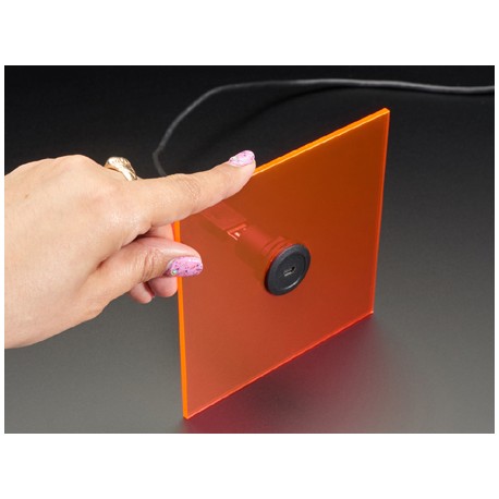 Exemple d'utilisation de l'adaptateur pour châssis micro USB B vers USB A femelle