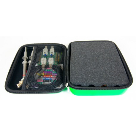 Autre exemple d'utilisation  de l'étui de protection souple pour Analog Discovery 3