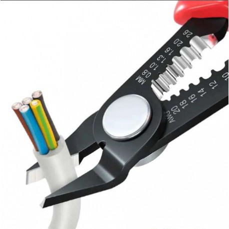 Exemple d'utilisation de la pince 2 en 1 à dénuder et couper PCW04A