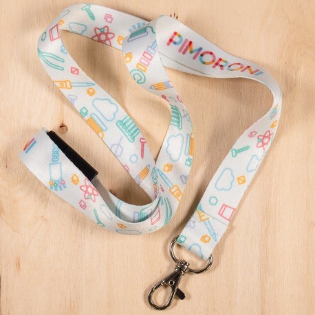 Attache du Badge KitScroll:bit Bear