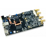 Vue de côté de la carte SoC Zynq-7000 Eclypse Z7 équipée de modules Zmod