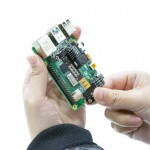 Enfichage duHAT PoE sur une Raspberry Pi 4