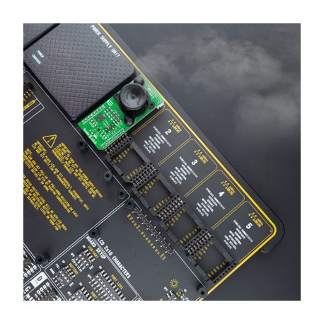 Exemple d'utilisation du module capteur de fumée Smoke 2 click MIKROE-4299