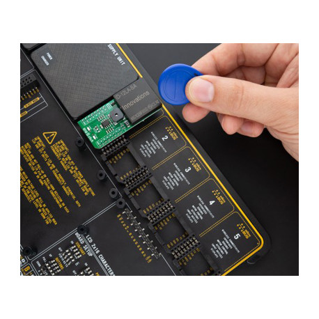 Exemple d'utilisation du module RFID 2 Click MIKROE-4208