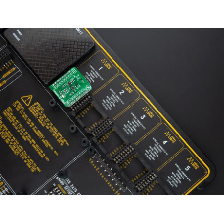 Exemple d'utilisation du module boussole 3 axes Compass 5 Click MIKROE-4366