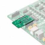 Utilisation sur une carte Mikroelektronika du compteur de pas Pedometer 3 Click MIKROE-3259