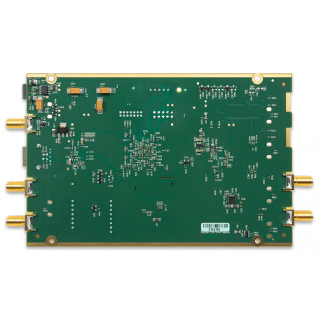 Vue de dessous de la plate-forme radio logiciel Ettus USRP B200