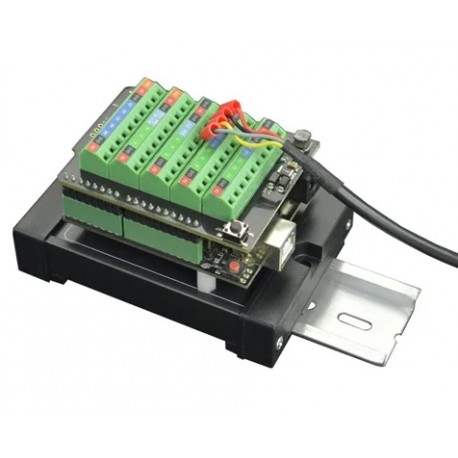 Montage du support rail DIN DFR0216-R avec une carte Arduino Uno et un shield bornier à vis DFR0920