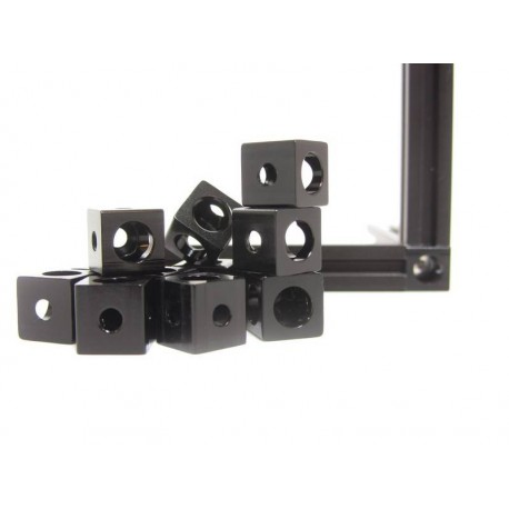 Vue sur les cubes d'angle alu noir MakerBeam (12 pcs)