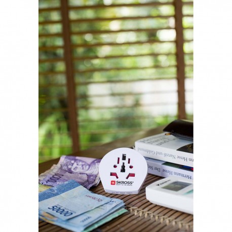 Adaptateur de voyage Prise mondiale vers Europe  - 4