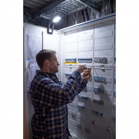 Lampe de travail LED à pince 1050 MA (lampe de travail LED à batterie 10W, 950lm, IP65, autonomie 12h, conçue en Allemagne)  - 9