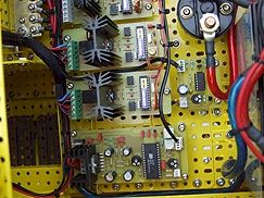 Cartes PICBASIC utilisés pour Pelle type Liebherr R996 réalisée en Meccano