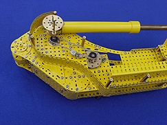 Détail de montage Pelle type Liebherr R996 réalisée en Meccano