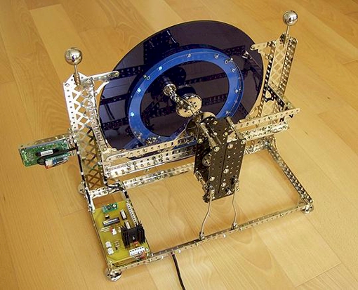 Vue arrière Horloge originale avec Meccano et PICBASIC
