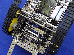 Réalisation Robot Robotrack avec PICBASIC cet Meccano